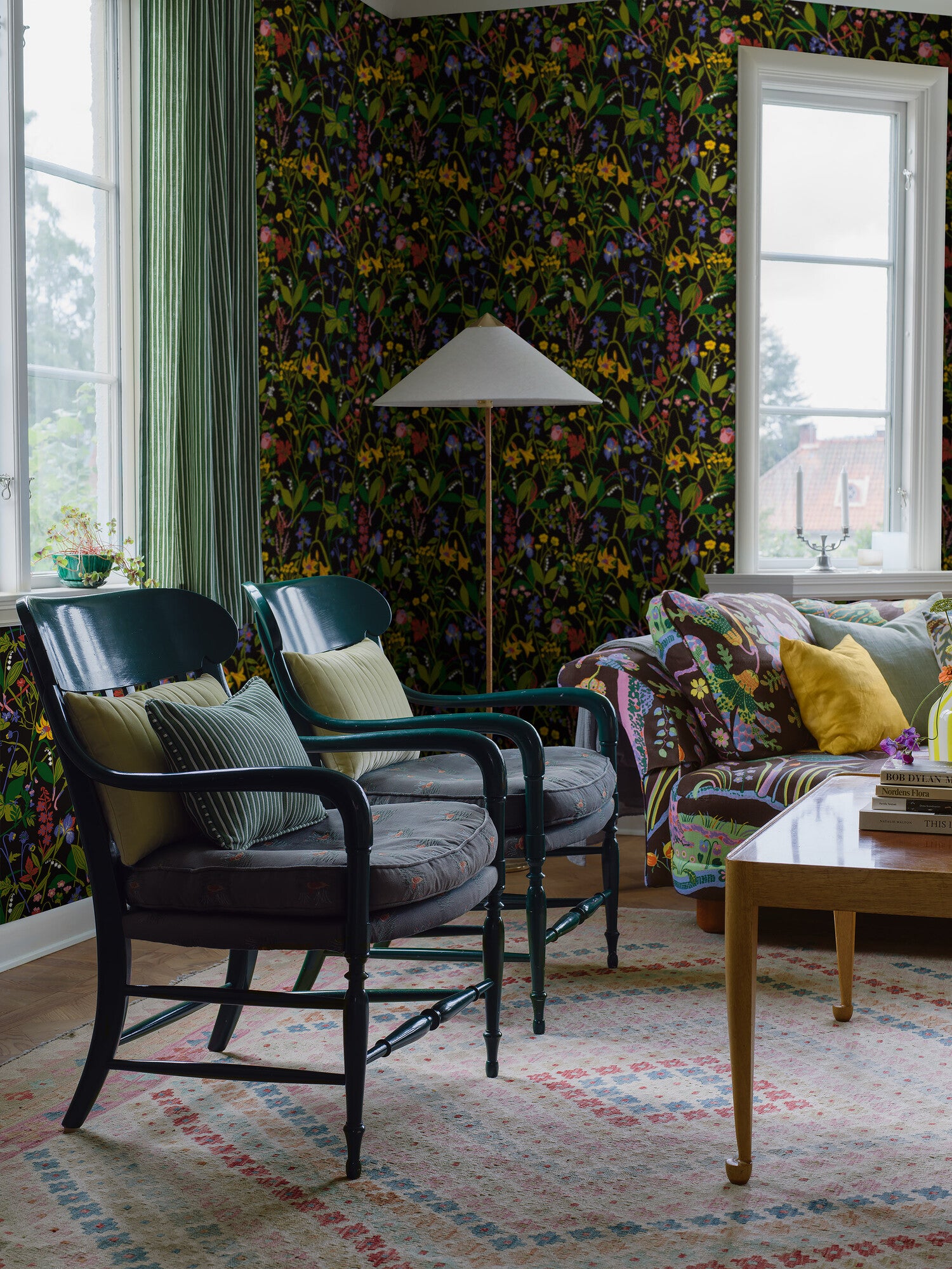 Gocken Jobs Ros och Lilja, mörk