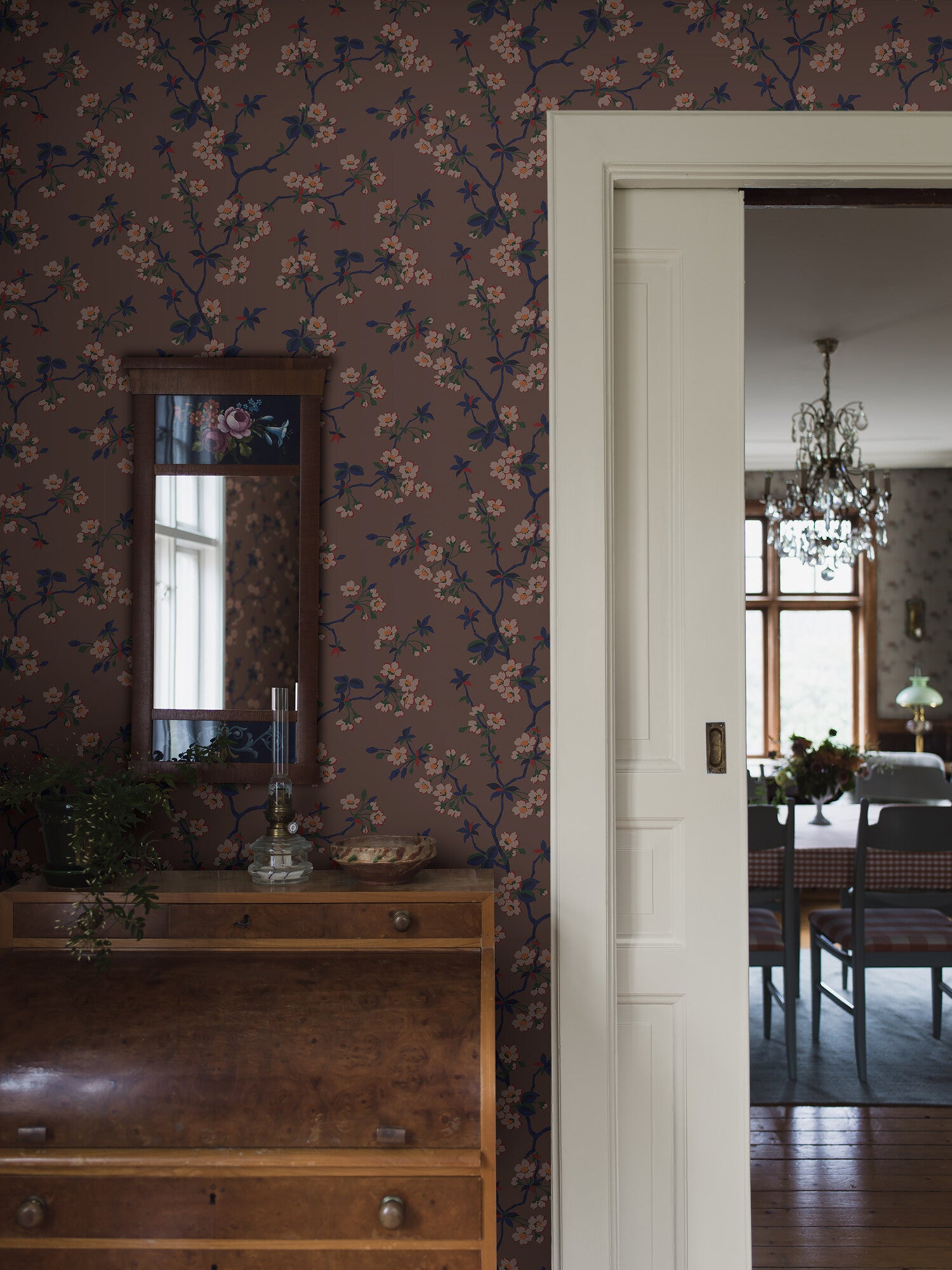 Trädgårdsstaden, brun tapet