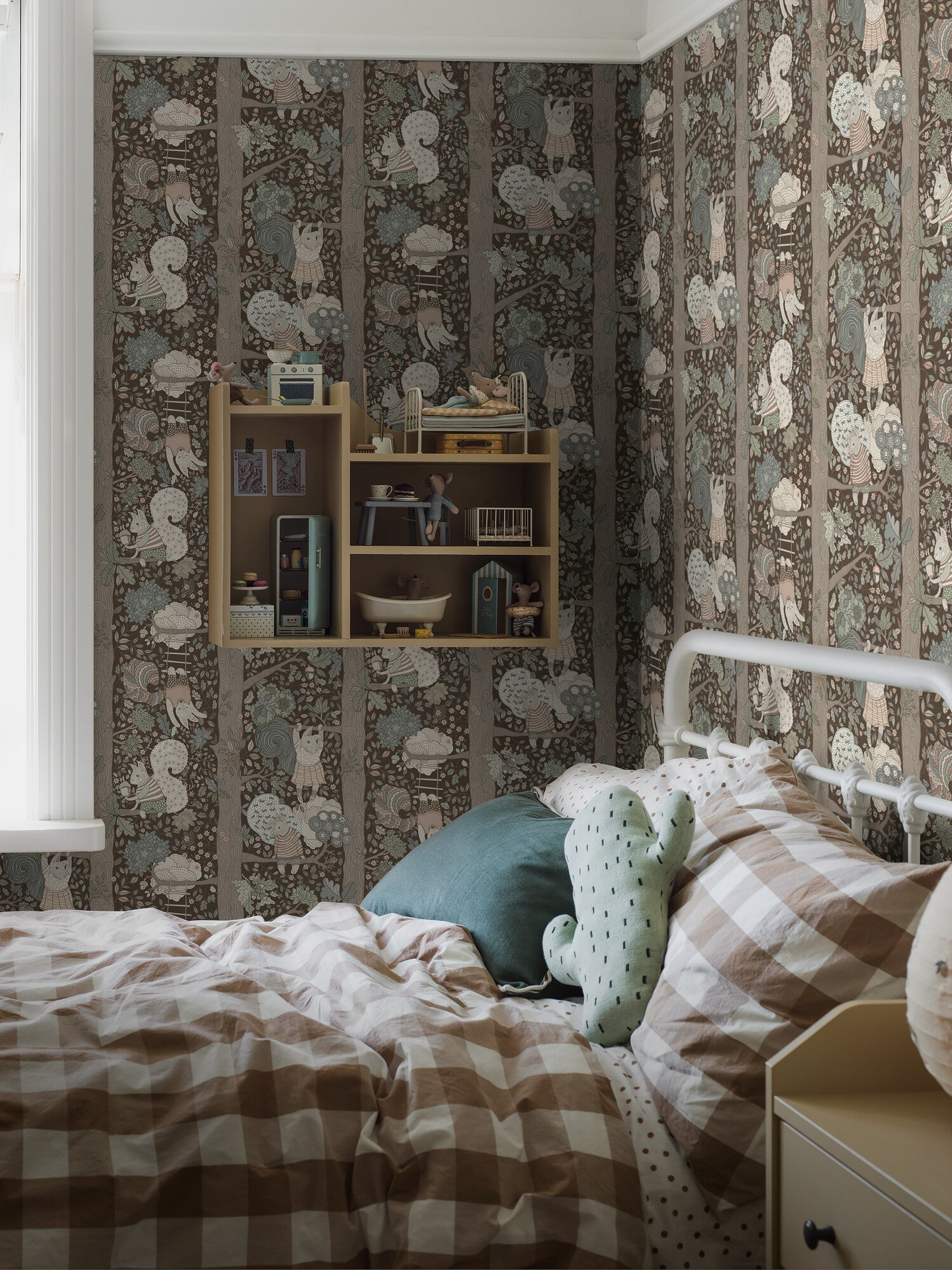 Charlie, tapet i svart