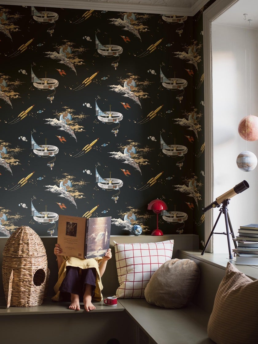 Space Adventure, Svart