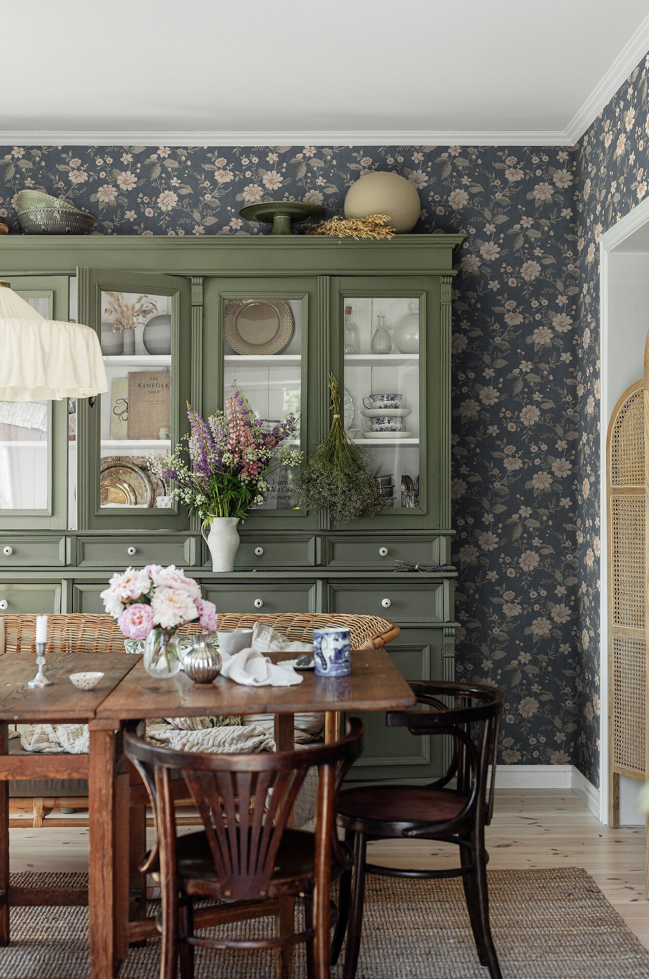 Laura´s Cottage mörkblå botten