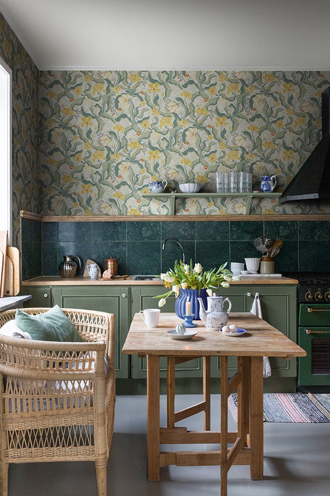 Bodri blommor och blad i grönt och gult