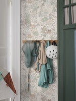 Charlie, tapet i vit