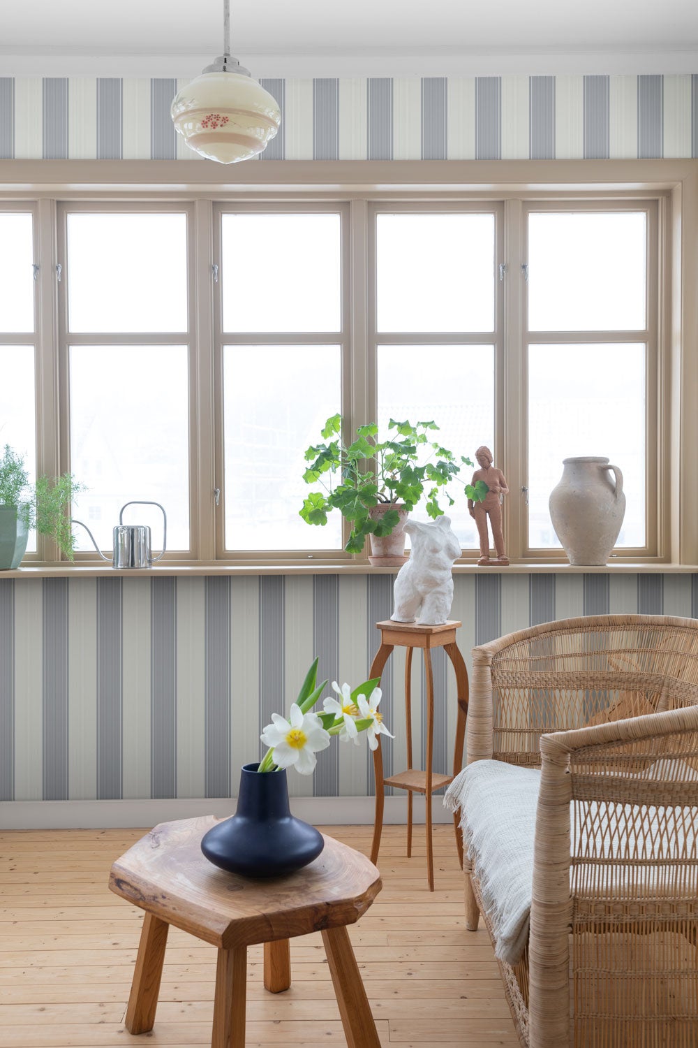 Fred, blågrå tapet