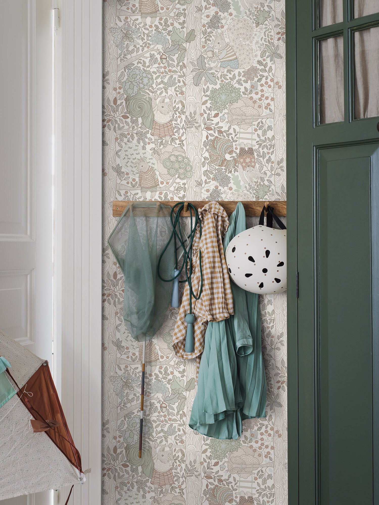 Charlie, tapet i vit