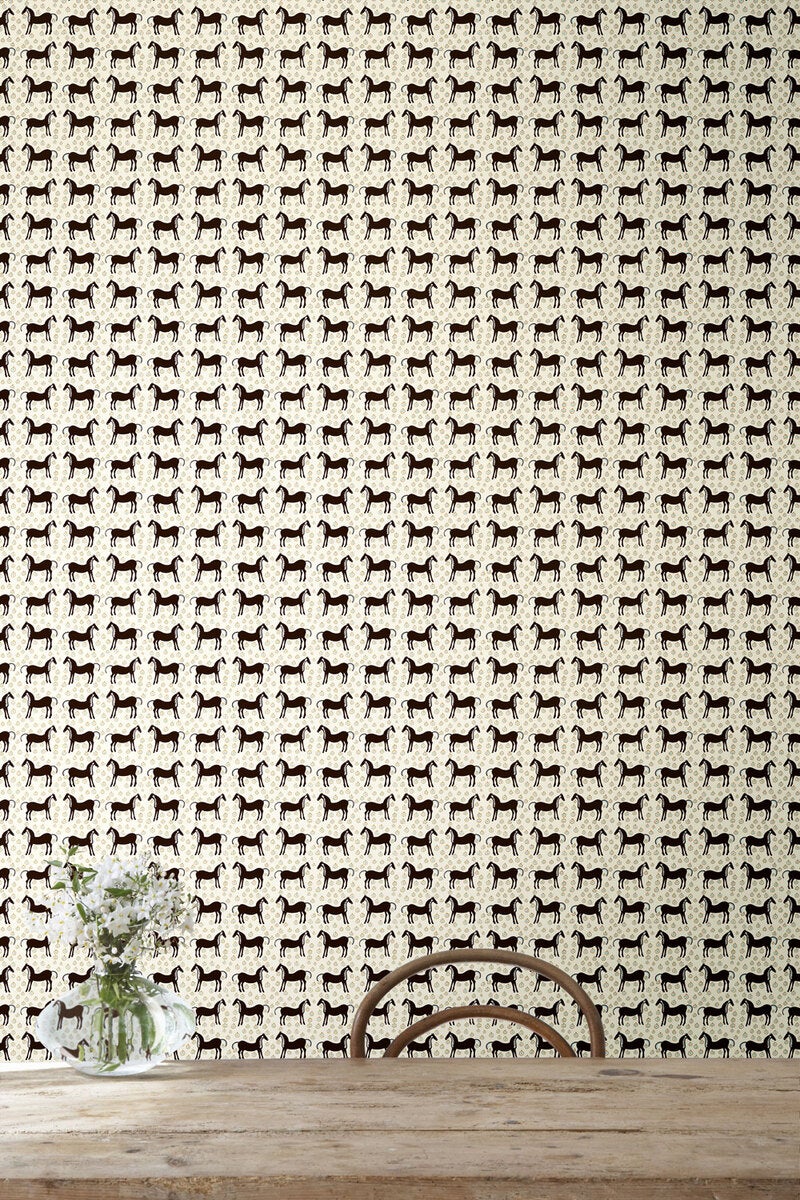 Marimekko Musta Tamma, vit tapet