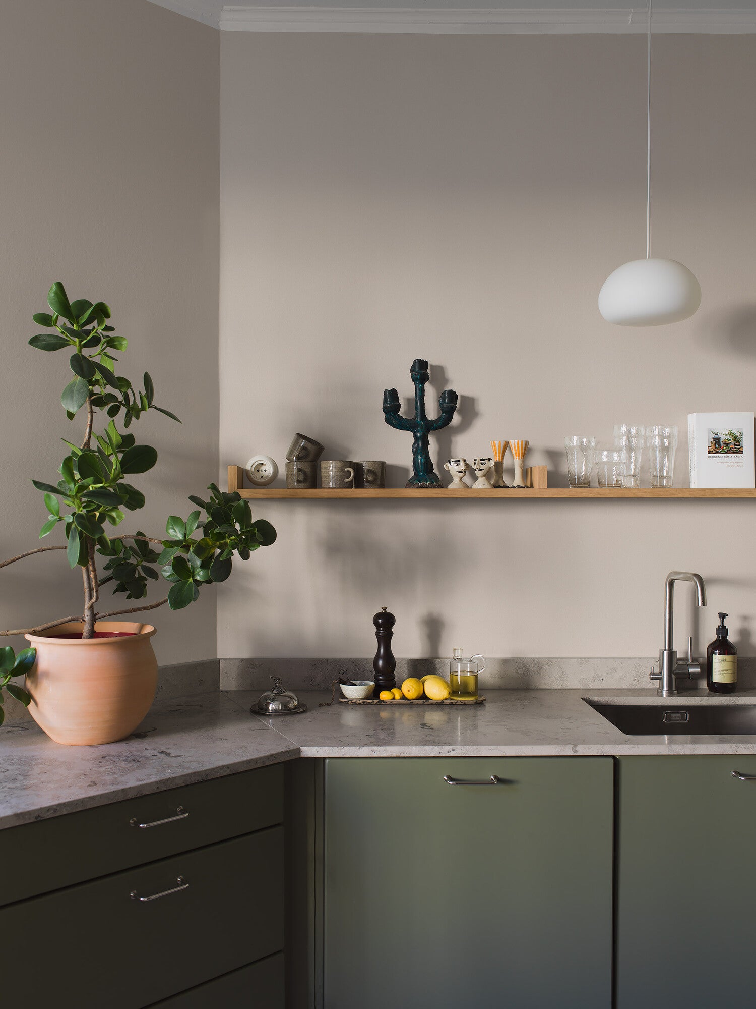 Dover Sand, beige 7570 tapet