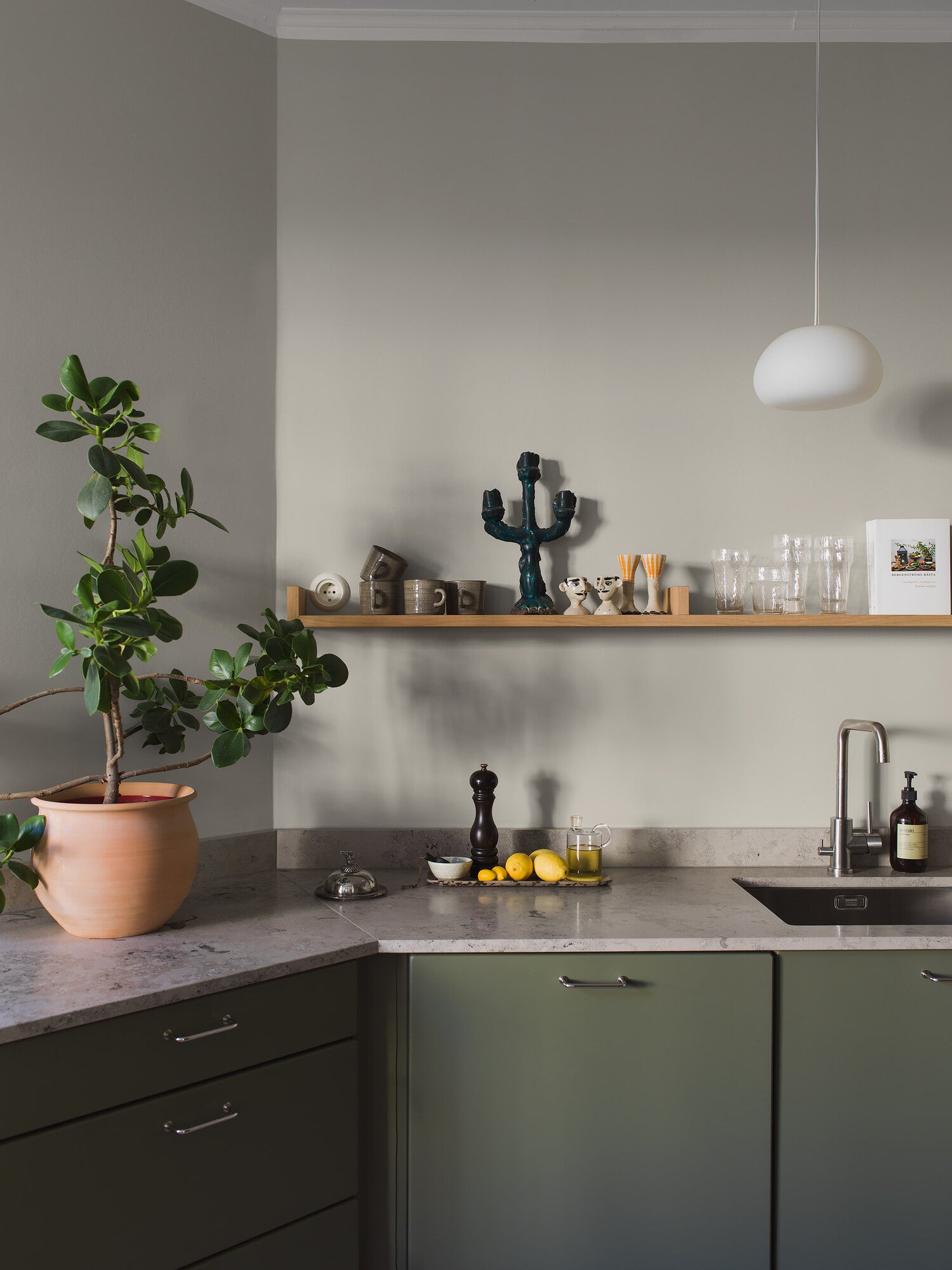 China White, vit 7546 tapet