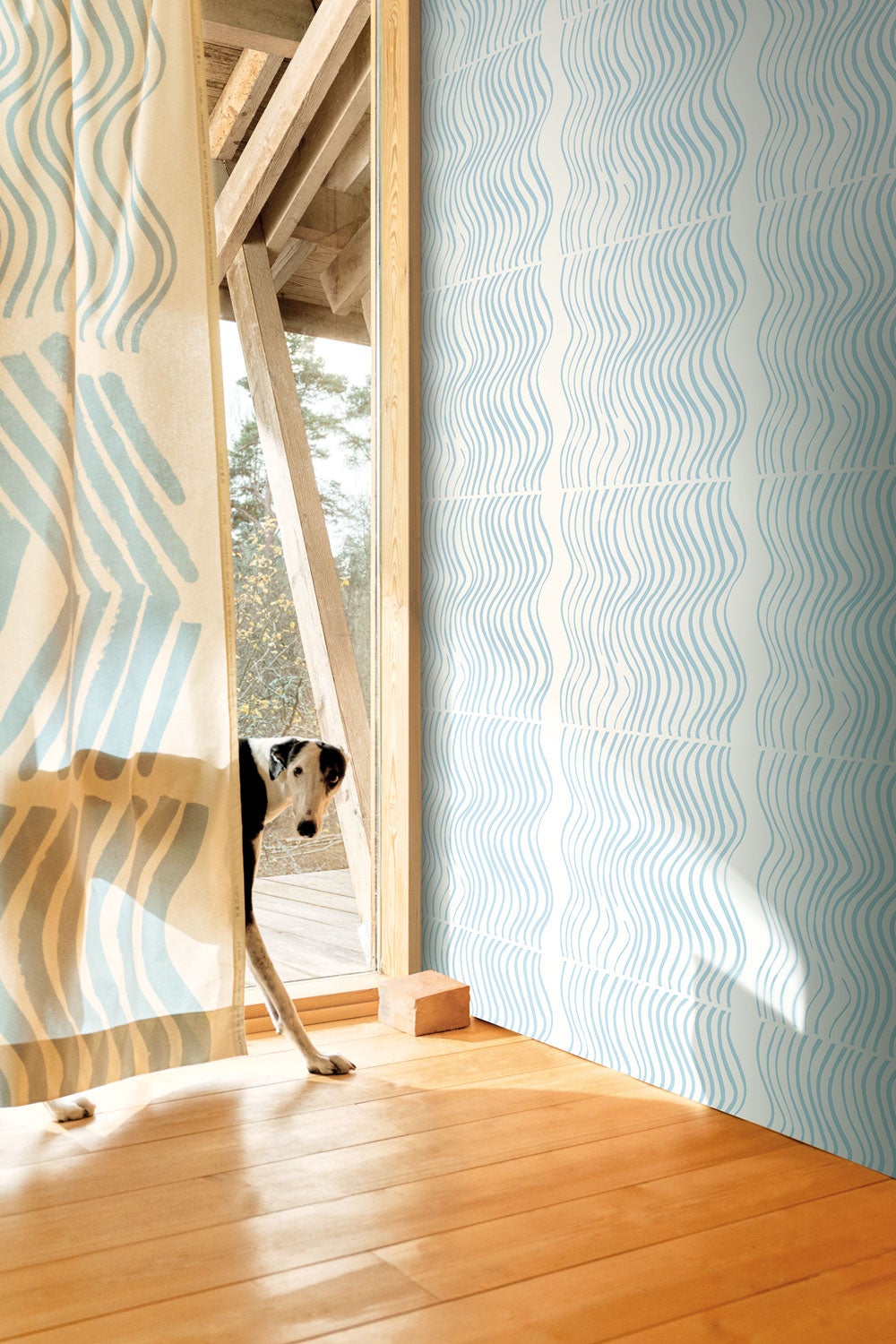 Marimekko Silkkikuikka, vit och blå tapet