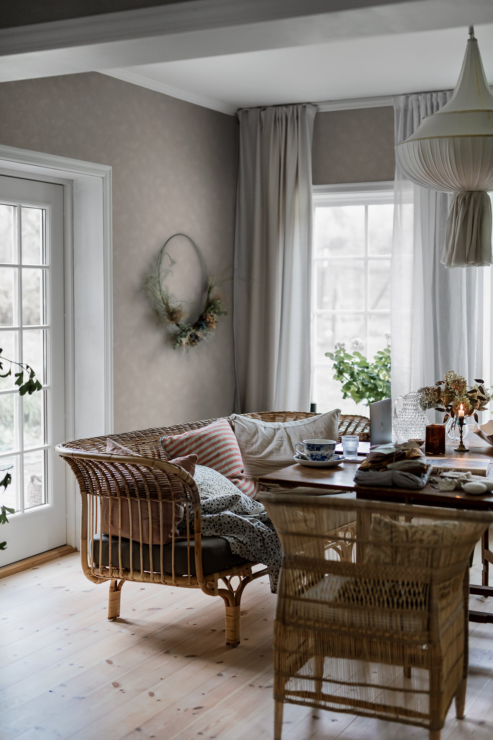 Painter´s Wall gråbrun ton